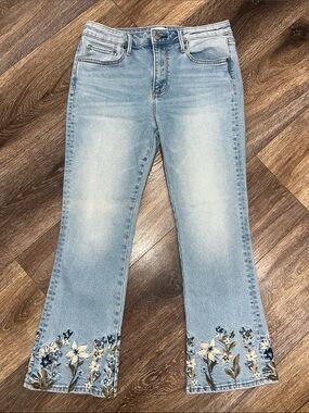Driftwood “ROXY” Bohemian Blue Kick Flare Light Wash Embroidered Floral Jeans 🦋